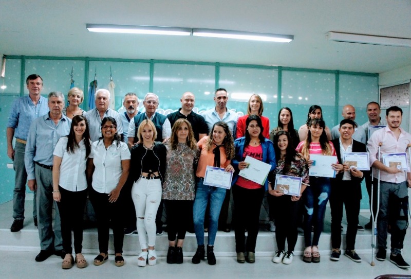 Nuevos egresados del Centro Universitario de Coopelectric